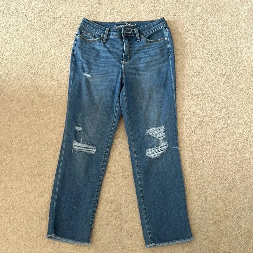 Universal thread jeans size 6/28 denim straight leg ripped